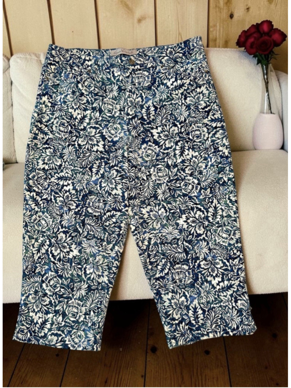 Gloria Vanderbilt Capri Jeans Womens Size 16 Blue Tropical Summer Vacation